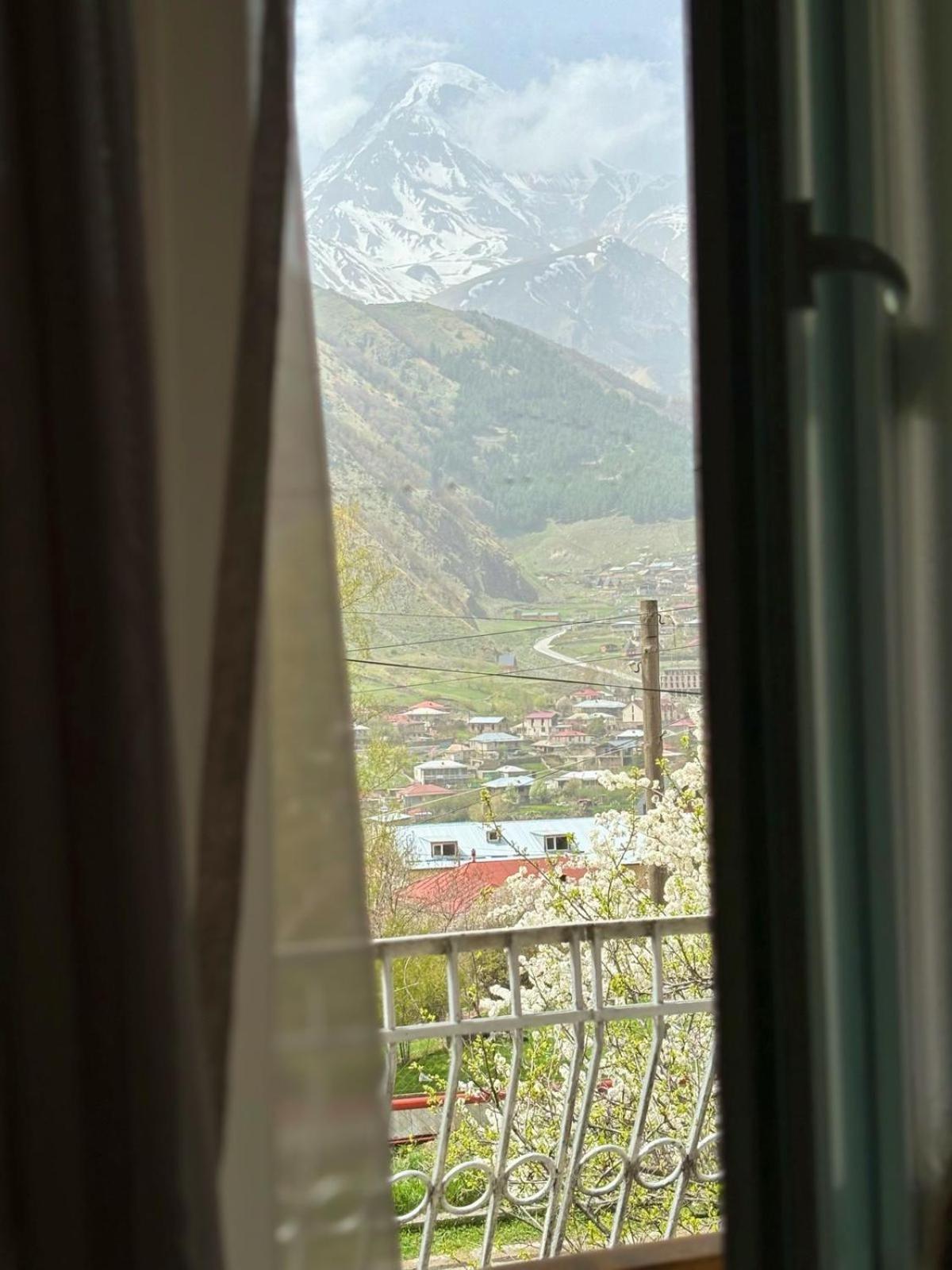 Geo Inn Kazbegi Exterior foto